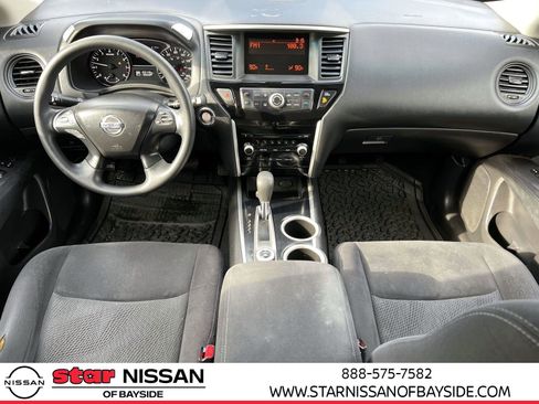 Used 2015 Nissan Pathfinder S image 11