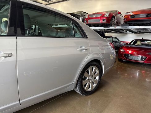 Used 2006 Toyota Avalon XLS image 37