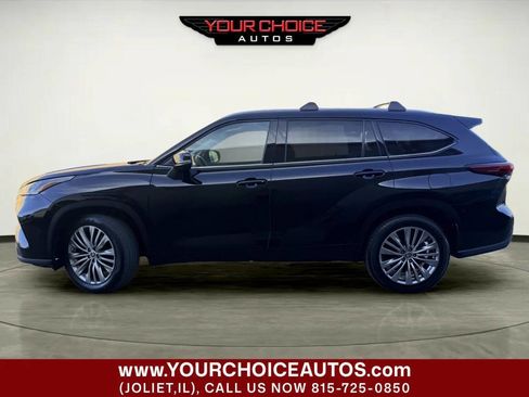 Used 2023 Toyota Highlander Platinum FWD image 3