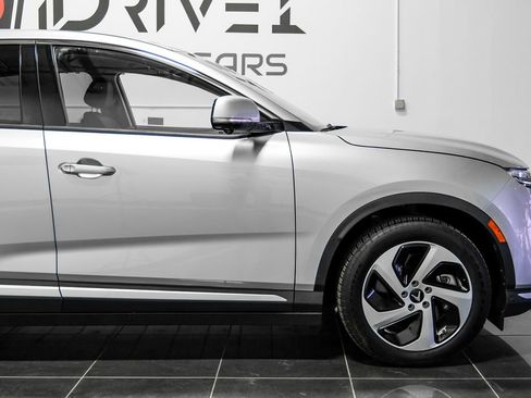 Used 2023 VinFast VF 8 Eco AWD/4WD image 9