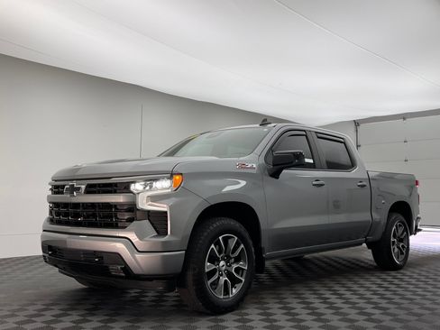 Used 2024 Chevrolet Silverado 1500 RST w/ Convenience Package II AWD/4WD image 2