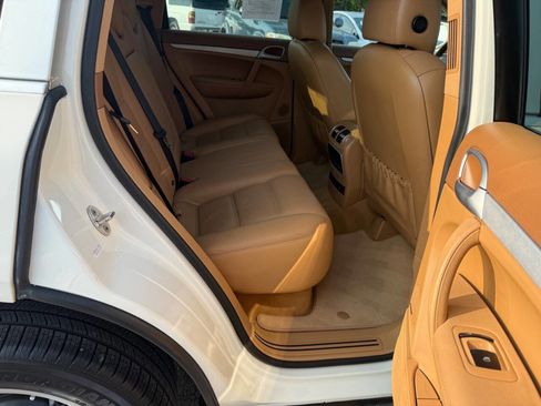 Used 2009 Porsche Cayenne AWD/4WD image 27