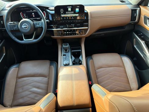 Used 2024 Nissan Pathfinder Platinum AWD/4WD image 19