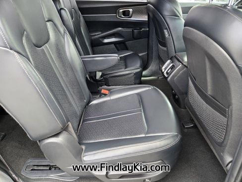 Used 2023 Kia Sorento EX AWD/4WD image 16