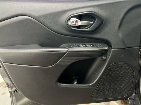 Used 2015 Jeep Cherokee Limited AWD/4WD image 21