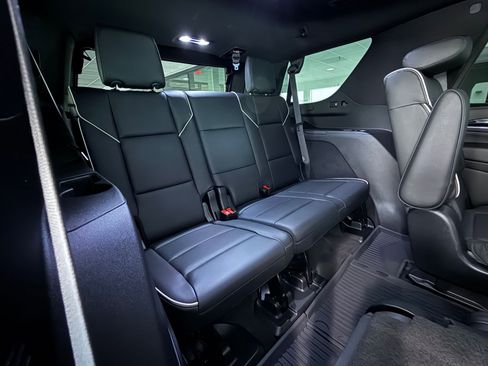 Used 2023 Cadillac Escalade Sport w/ Touring Package RWD image 31