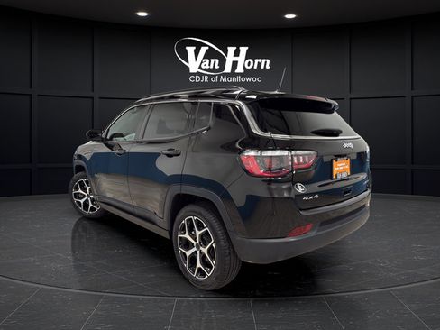 Used 2025 Jeep Compass Limited AWD/4WD image 5