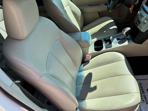 Used 2011 Subaru Outback 2.5i Limited AWD/4WD image 10