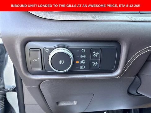 Used 2020 Ford Explorer Platinum w/ Premium Technology Package AWD/4WD image 4