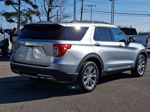 Certified 2022 Ford Explorer XLT w/ Equipment Group 202A image 11