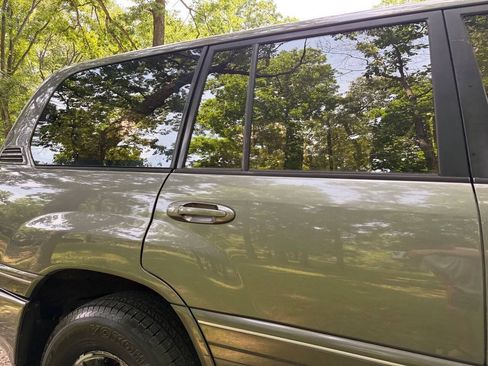 Used 2002 Lexus LX 470 4WD image 26