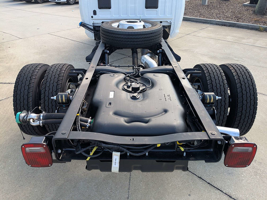 New 2026 RAM 5500 Tradesman AWD/4WD image 12