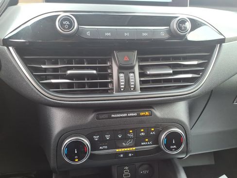 Used 2025 Ford Escape Active AWD/4WD image 22