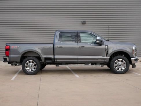 New 2026 Ford F250 Lariat w/ Lariat Premium Package AWD/4WD image 2