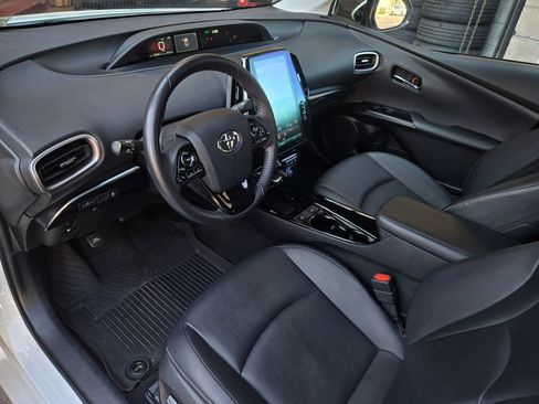 Used 2022 Toyota Prius Prime XLE FWD image 10