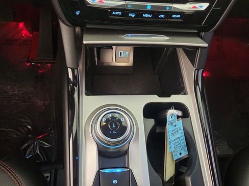 Used 2023 Ford Explorer ST-Line w/ Class IV Trailer Tow Package image 32