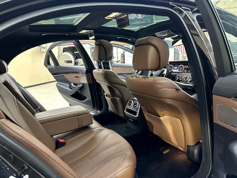 Used 2017 Mercedes-Benz S 550 Sedan image 41