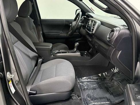 Certified 2019 Toyota Tacoma TRD Off-Road w/ Technology Package image 29