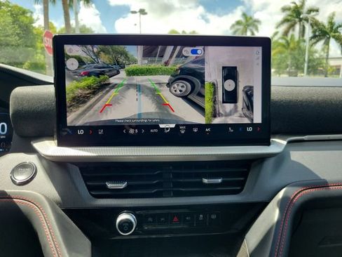 Used 2025 Ford Explorer ST-Line w/ Premium Package image 22