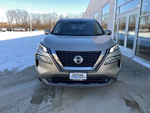Used 2021 Nissan Rogue SL w/ Premium Package image 3
