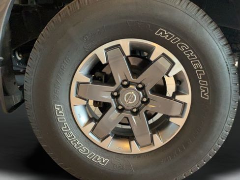 Used 2020 Nissan Frontier PRO-4X w/ Pro-4x Utility Package AWD/4WD image 42