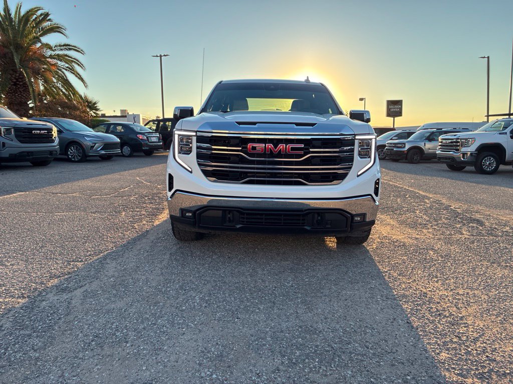 Used 2023 GMC Sierra 1500 SLT w/ X31 Off-Road Package AWD/4WD image 2