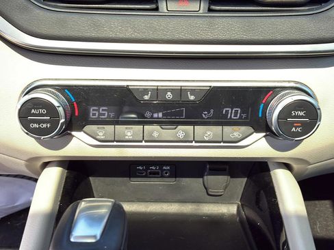 Used 2020 Nissan Altima 2.5 SV image 19