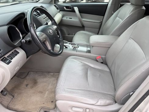 Used 2010 Toyota Highlander SE image 14