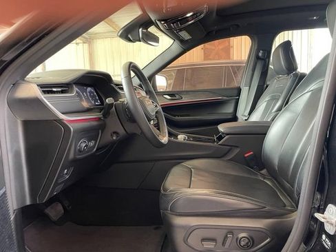 Used 2022 Jeep Grand Cherokee Overland RWD image 20
