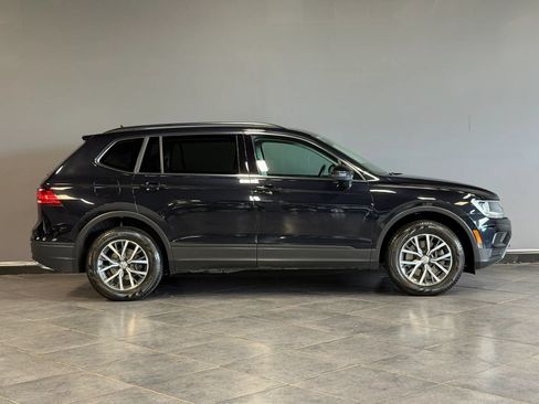 Used 2019 Volkswagen Tiguan SE w/ Panoramic Sunroof Package AWD/4WD image 4