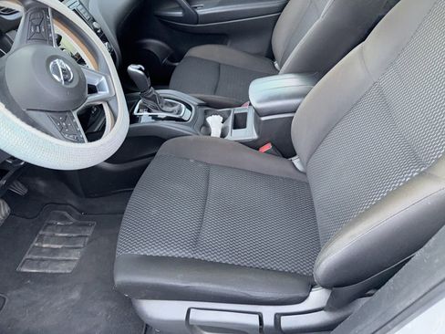 Used 2021 Nissan Rogue Sport S image 28