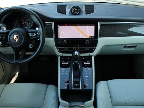 Certified 2024 Porsche Macan GTS image 23