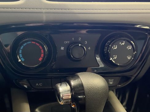Used 2020 Honda HR-V LX image 23