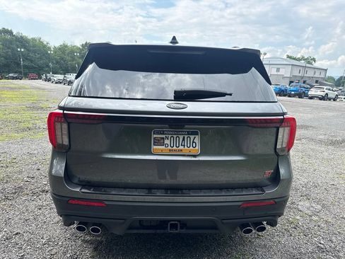 Used 2025 Ford Explorer ST AWD/4WD image 7