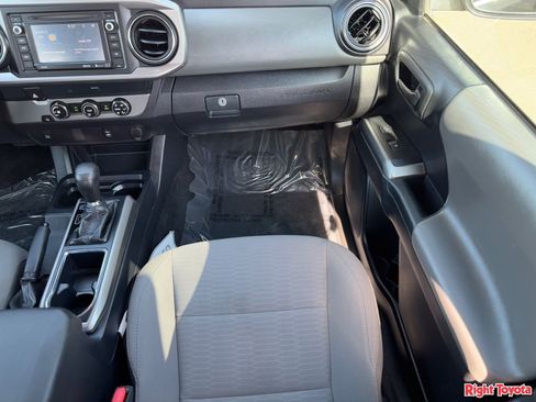 Certified 2019 Toyota Tacoma SR5 image 18