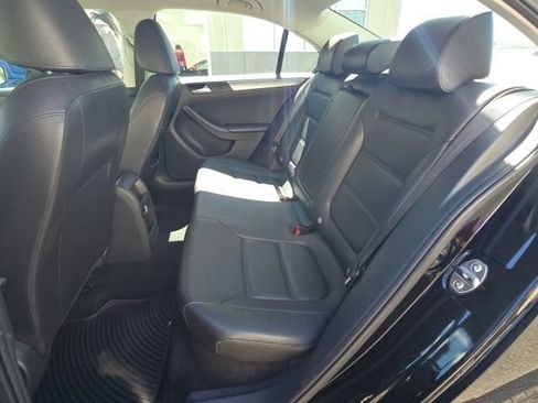 Used 2015 Volkswagen Jetta SE FWD image 11