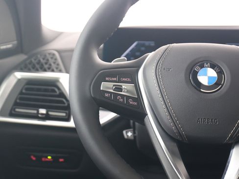 New 2025 BMW X5 xDrive40i w/ Parking Assistance Package image 15