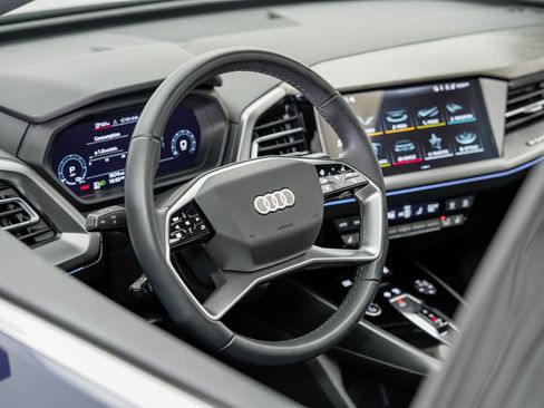 Used 2023 Audi Q4 e-tron Premium Plus RWD image 4