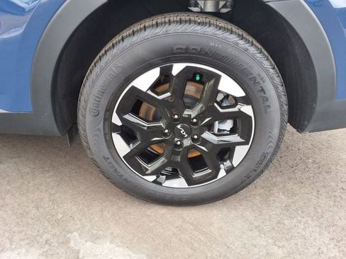 Used 2025 Kia Sorento S w/ Panoramic Sunroof Package image 8