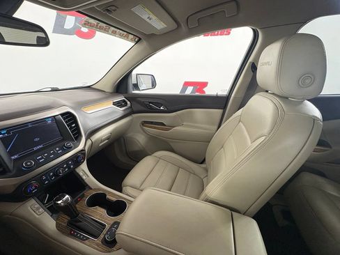 Used 2019 GMC Acadia Denali w/ Technology Package FWD image 33