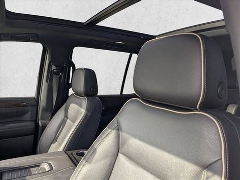 Used 2022 Chevrolet Tahoe Premier w/ Texas Edition RWD image 15