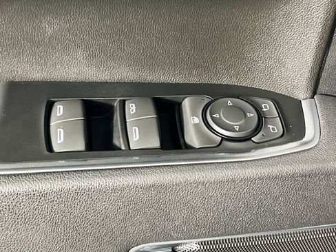 Used 2025 Chevrolet Silverado 1500 LT AWD/4WD image 16