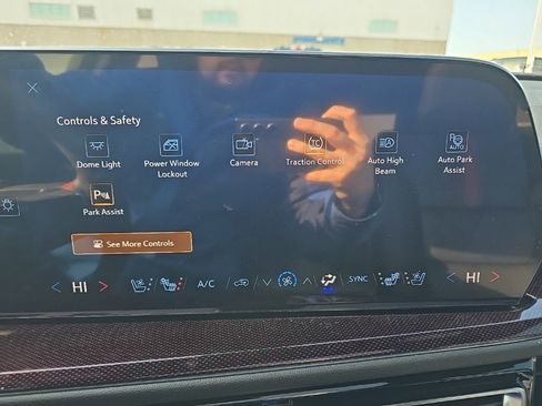 Used 2025 Chevrolet Traverse RS w/ LPO, Floor Liner Package image 27