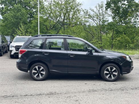 Used 2017 Subaru Forester 2.5i w/ Alloy Wheel Package AWD/4WD image 6