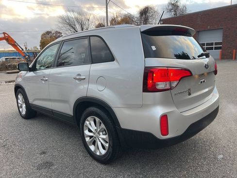 Used 2015 Kia Sorento EX w/ EX V6 Touring Package image 2