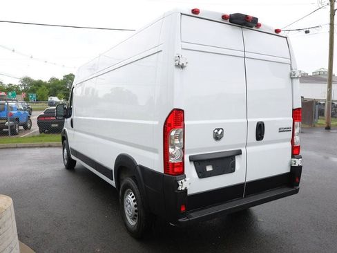 Used 2025 RAM ProMaster 2500 w/ Convenience Group FWD image 3