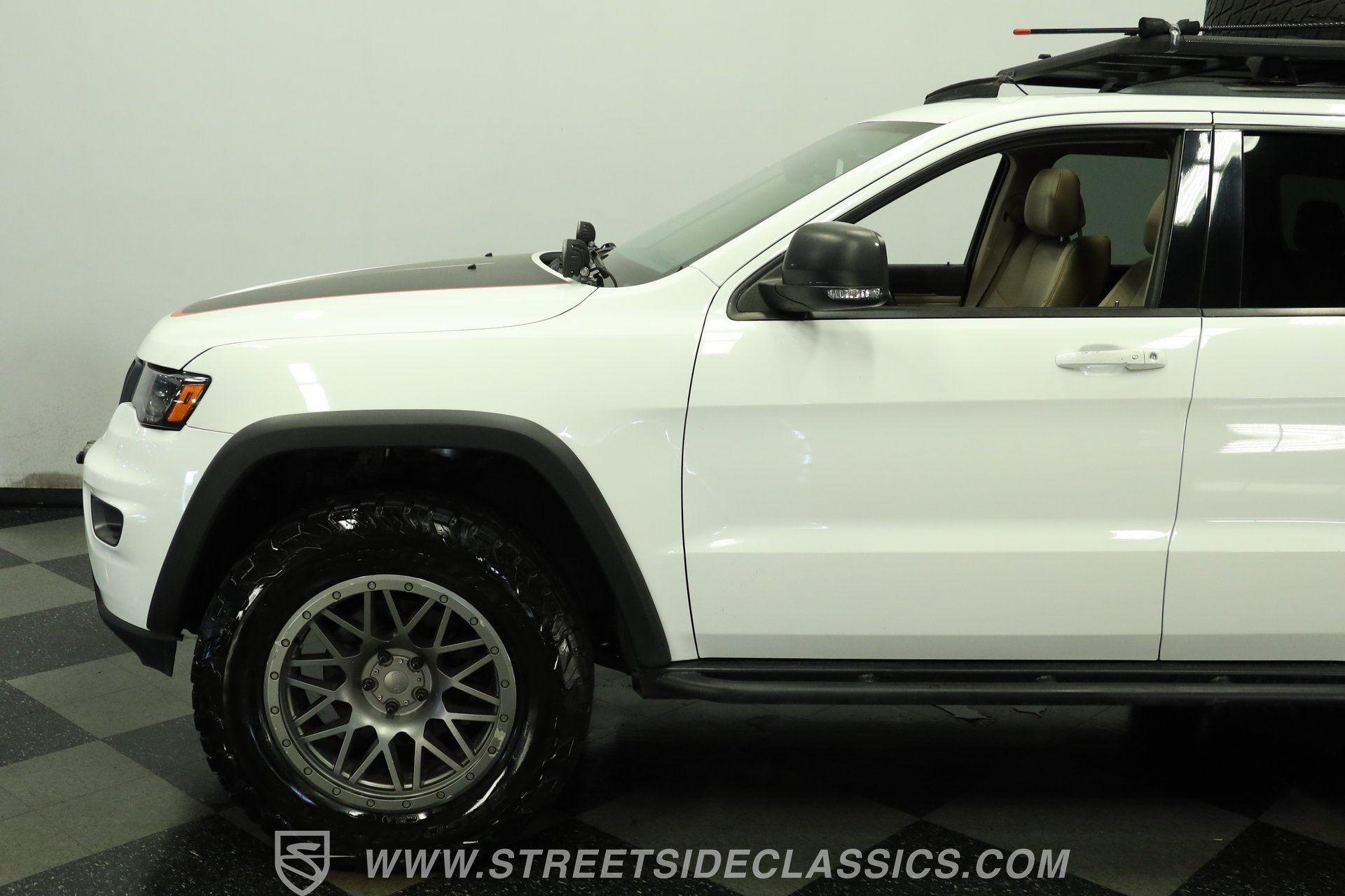 Used 2014 Jeep Grand Cherokee Limited w/ Luxury Group II AWD/4WD image 23