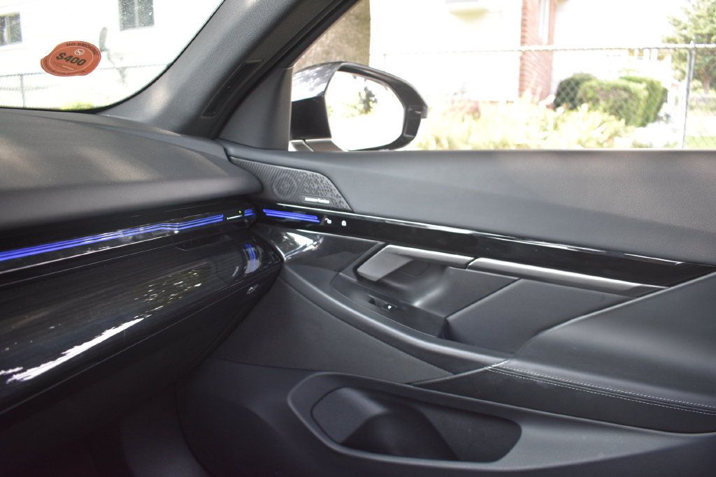 Used 2025 BMW 530i RWD image 17
