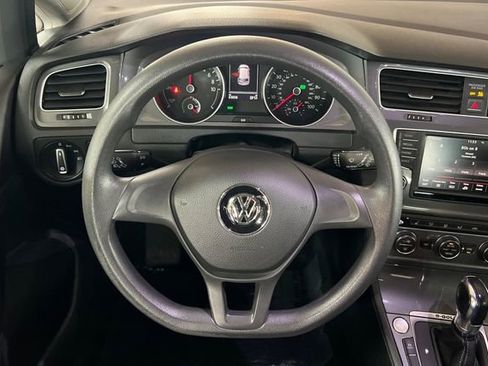 Used 2016 Volkswagen e-Golf SE image 17