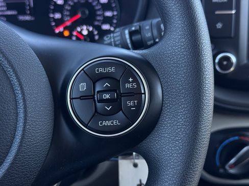 Used 2022 Kia Soul LX image 25